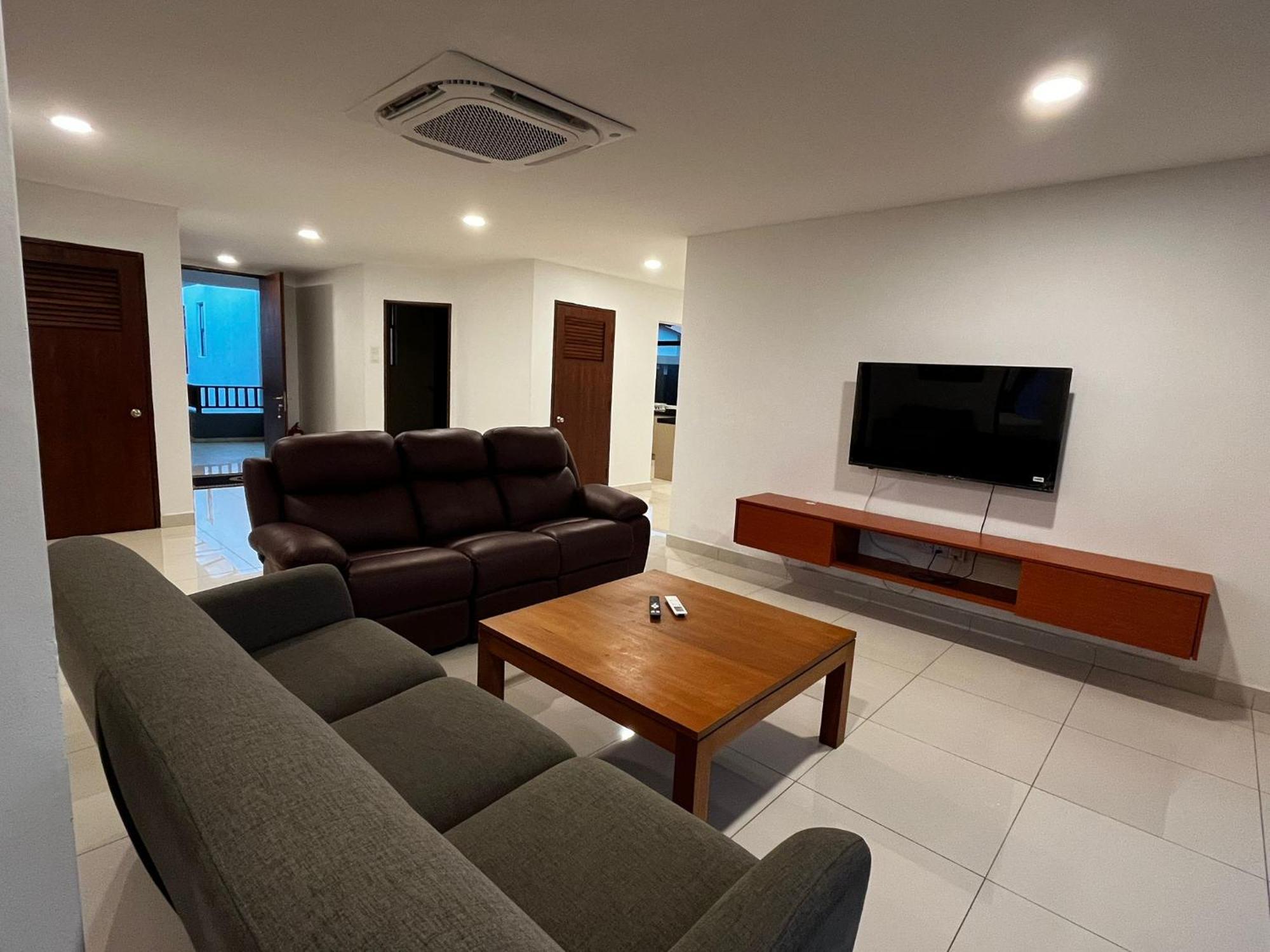 Holiday Homes At Samsuria Resort Kampung Sungai Ular Bagian luar foto