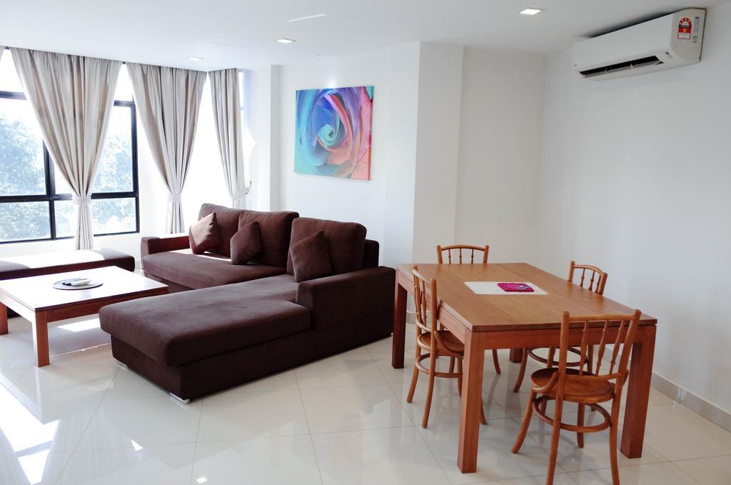 Holiday Homes At Samsuria Resort Kampung Sungai Ular Bagian luar foto