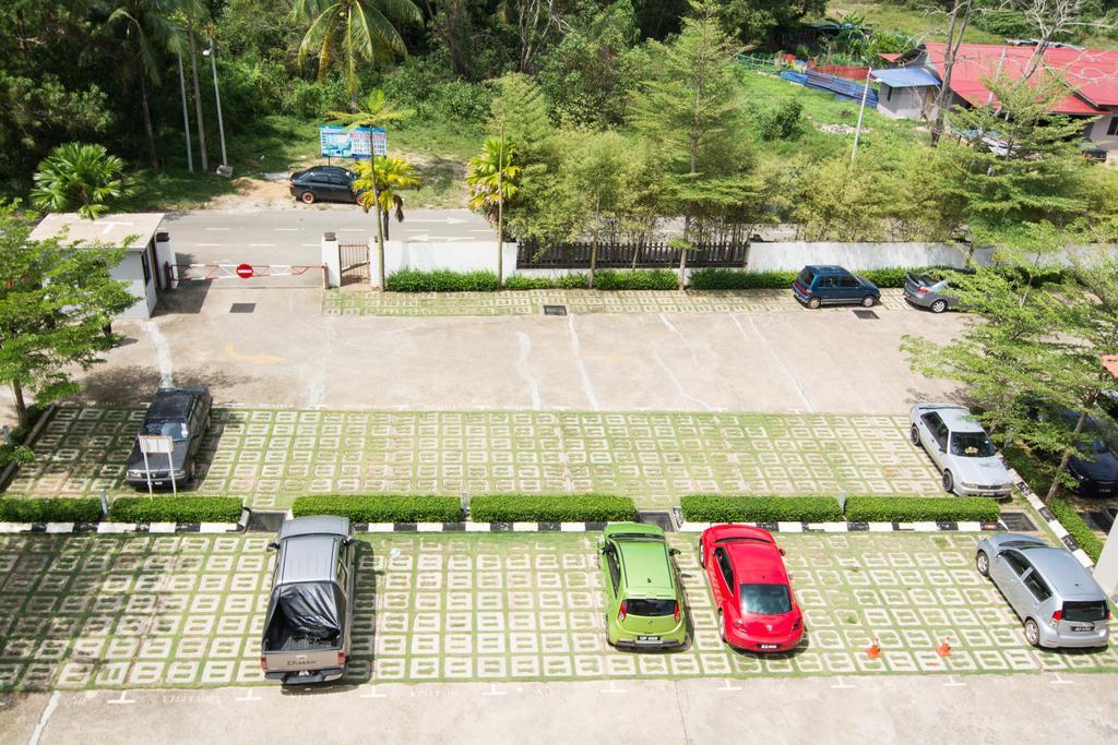 Holiday Homes At Samsuria Resort Kampung Sungai Ular Bagian luar foto